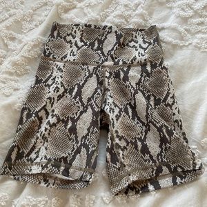 Aritzia TNA Biker Shorts